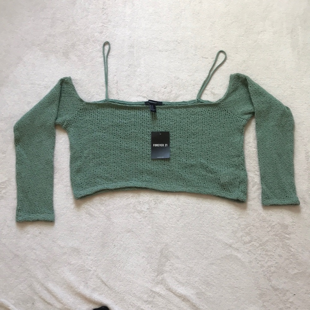 NWT FOREVER 21 Cold Shoulder Top